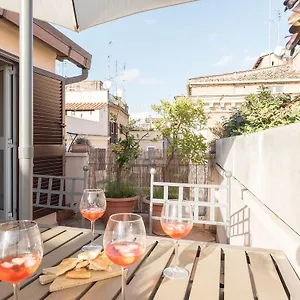 Penthouse With Terrace In The Heart Of Appartement Rome